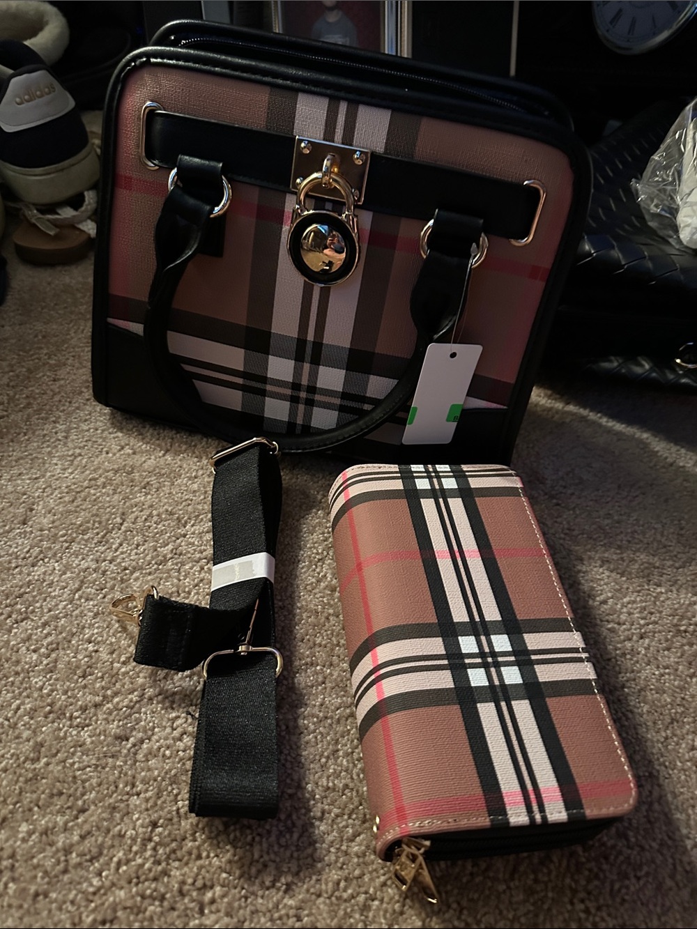 Small tote with matching wallet